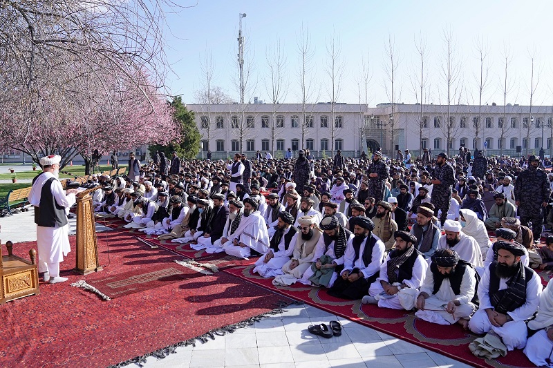 Mullah Hassan urges world to adopt path of understanding