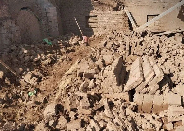Two killed, three injured as wall collapses in Farah