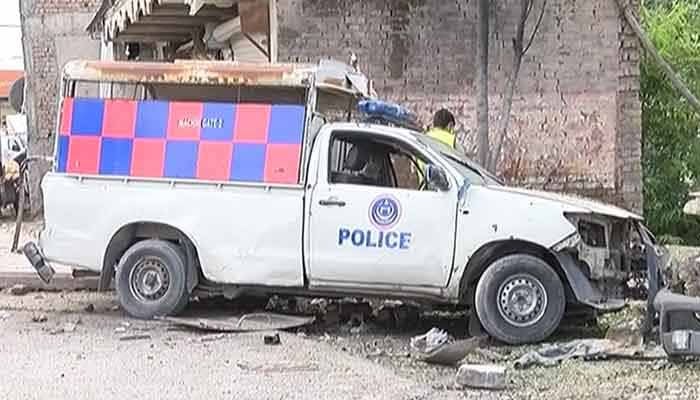 Roadside blast kills 6 cops in Khyber Pakhtunkhwa
