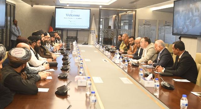 Afghan delegation holds talks with Bangladesh garment body on expanding cotton exports