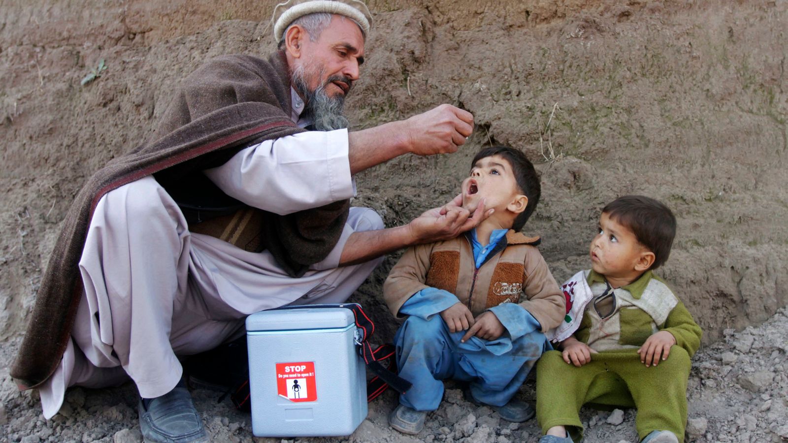 Polio vaccination campaign  launched  in 20 Afghan provinces