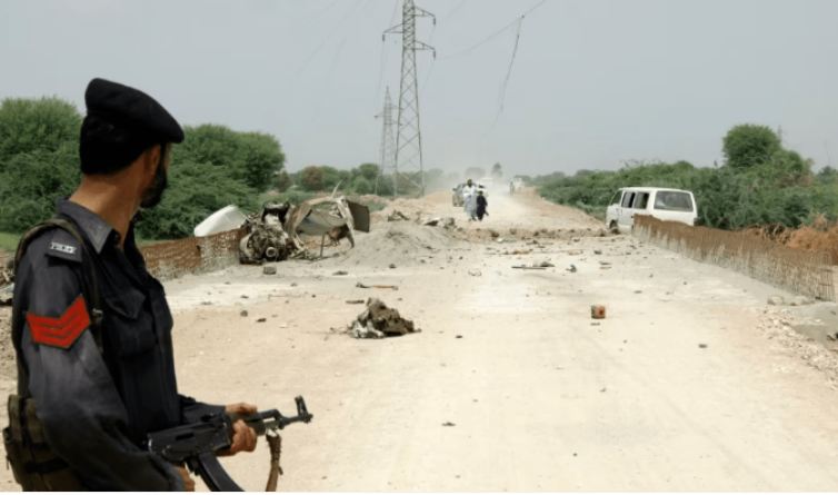5 Pakistani policemen injured in armed attack
