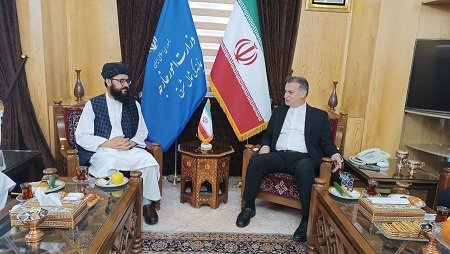 افغان کونسل له ايراني چارواکو سره پر پوله د ستونزو د حل په اړه خبرې وکړې