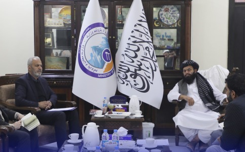 د کانونو وزير د ايران سفير علي رضا بيکدلي سره وکتل
