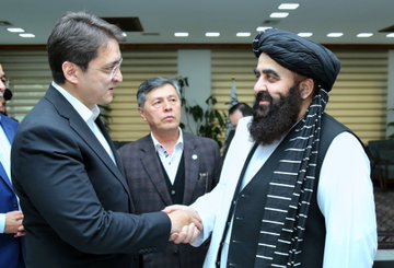افغانستان او ازبکستان د اړيکو د پياوړتيا په لارو او فرصونو خبرې وکړې