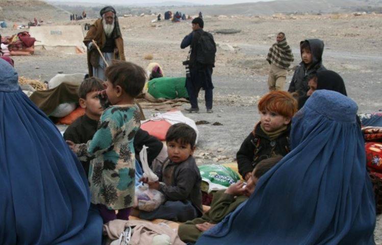 په سويل ختيځ زون کې د پاکستان بريدونو له امله زرګونه کورنۍ بېځايه شوي